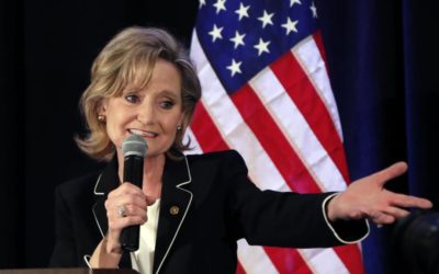 Republicana gana puesto al Senado de EE.UU. por Mississippi