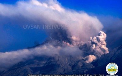 Recomiendan evitar escalar volcanes Santa María y Santiaguito