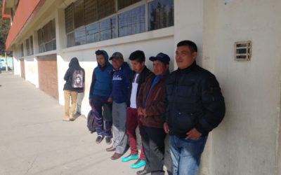 Madrugan para inscribir a sus hijos