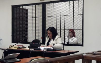 Mujer enfrenta juicio por cobrar extorsiones