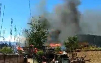 Incendio consume vivienda