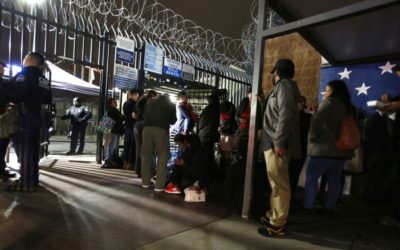 Gobierno de Trump retrasa procesos de asilo para desalentar solicitantes