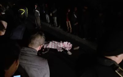 Cayó de camioneta y lo atropellaron