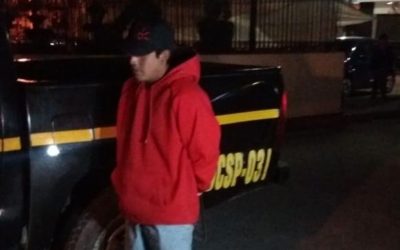 Vecinos capturan a hombre sindicado de abusar de menor de edad