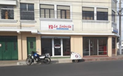 Desconocido ingresa a panadería y agrede a empleada