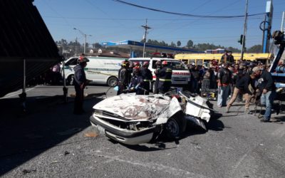Mortal accidente en Salcajá, tráiler aplasta vehículo liviano