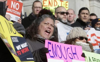 EE.UU.: Se intensifica disputa entre Trump y demócratas a 28 días del cierre