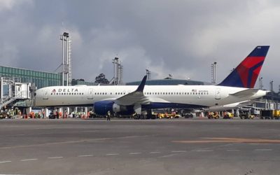 Un vuelo con retraso de Los Ángeles y uno con rumbo a Costa Rica retornó al Aerupuerto Internacional La Aurora