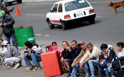 La larga espera de los venezolanos en el puente Rumichaca
