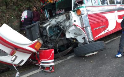 Mujer muere tras percance vial de bus en ruta Cito-Zarco
