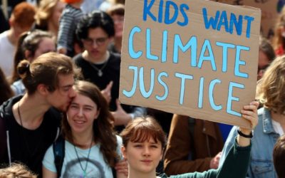 Niños y jóvenes del mundo protestan para frenar el cambio climático