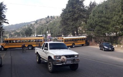 Comunitarios bloquean carretera en Cantel