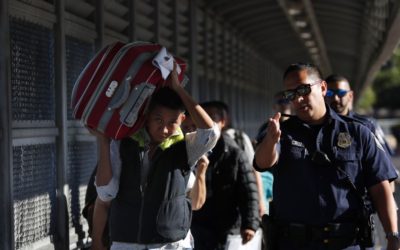 Juez bloquea restricción de Trump a solicitantes de asilo en frontera EE.UU.-México
