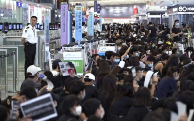 Sigue el caos en aeropuerto de Hong Kong por protestas