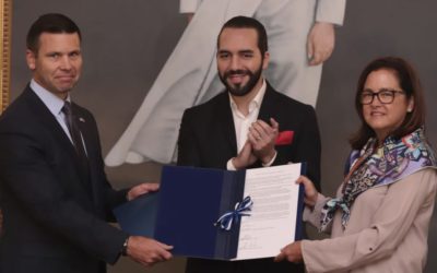 EE.UU. y El Salvador firman acuerdo para abordar la migración irregular