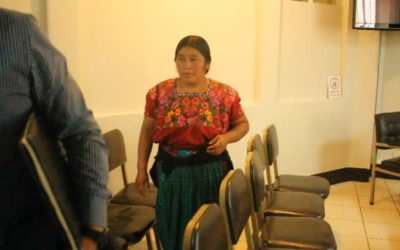 Condenan a mujer en Sololá por extorsión