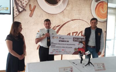 Xelapan entrega donación a Bomberos Voluntarios