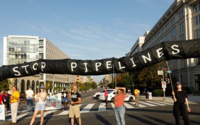 Activistas climáticos bloquean calles del centro de Washington