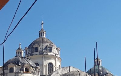 Se acerca carrera para reparar cúpulas de catedral de Xela