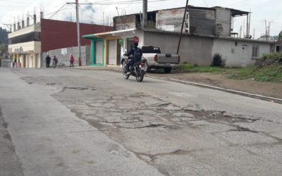 Vecinos exigen reparación de calle que fue dañada por intervención de EMAX