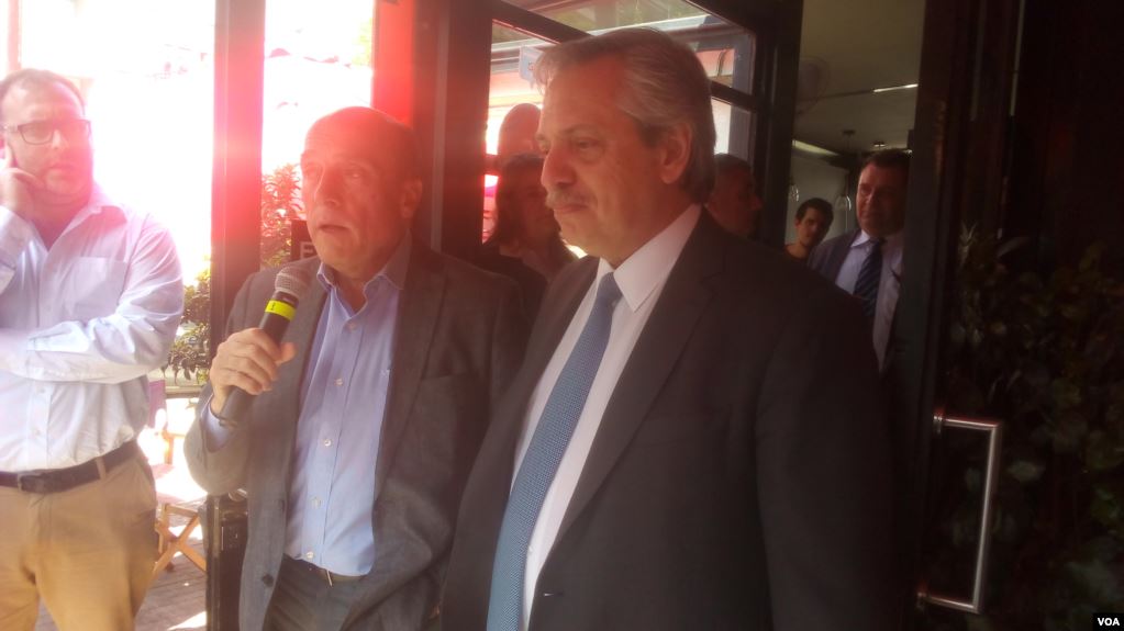 Presidente electo de Argentina Fernández visitó Uruguay