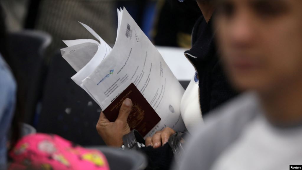 Panamá acepta pasaportes venezolanos vencidos