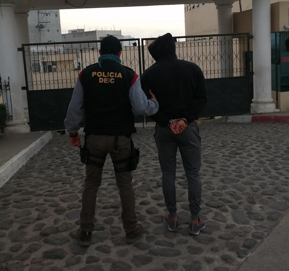 Arrestan a dos agentes de PNC por robo y desmantelamiento de motocicletas