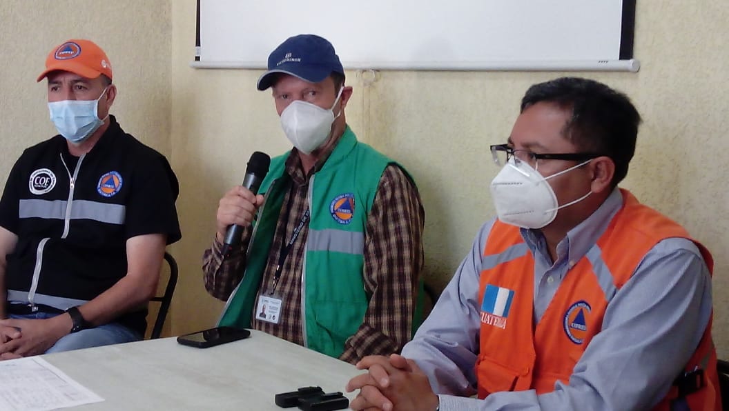 ¿Cómo ha sido el incremento de casos de COVID-19 en Quetzaltenango durante los últimos días?