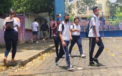 Nicaragüenses enfrentan los contagios de COVID-19 en sus hogares