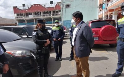 Operativos en Almolonga para verificar que transportistas cumplan restricciones por la Alerta Roja Máxima