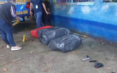 Localizan arma y droga en vehículo abandonado en Coatepeque