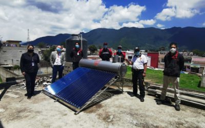 Empresa quetzalteca dona calentador a Bomberos Voluntarios de La Esperanza