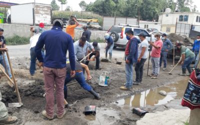 Transportistas reparan carretera que quedó inconclusa desde la gestión de Alejandro Sinibaldi