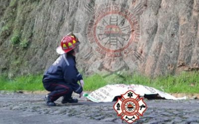 Adulto mayor muere al caer de peña de unos 15 metros