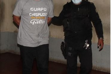 Hombre ebrio dispara al aire y hiere en el rostro a niña