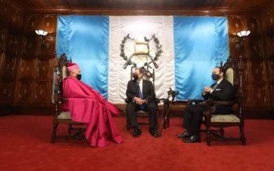 Presentan a Nuncio Apostólico para Guatemala