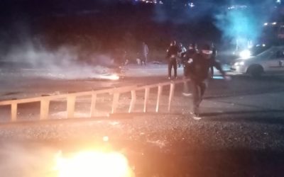 Policías limpian la ruta y queda habilitado el paso