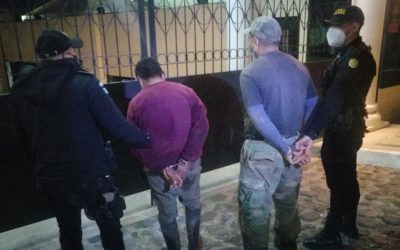 PNC arresta en Quetzaltenango a dos hombres que portaban armas sin documentación