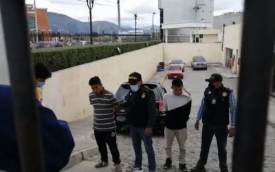 Arrestan en Xela a cuatro hombres que iban a recoger Q100 mil producto de extorsión