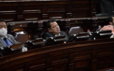 Diputados se duermen durante aprobación del presupuesto 2021