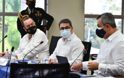 Presidentes de Guatemala y Honduras se reúnen de nuevo, en el marco de la emergencia por el Huracán Iota