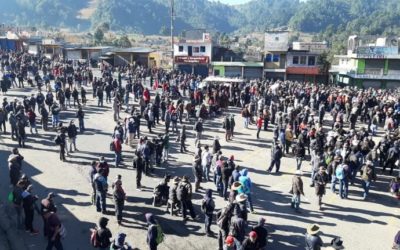 Autoridades indígenas de Sololá bloquean para exigir la renuncia del presidente Giammattei