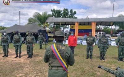 Venezuela: Parlamento denuncia más gastos en militares que en educación