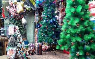 Autoridades piden que ventas navideñas no obstaculicen el paso del peatón