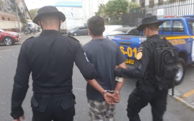 Le encuentran arma de fuego a recolector de basura