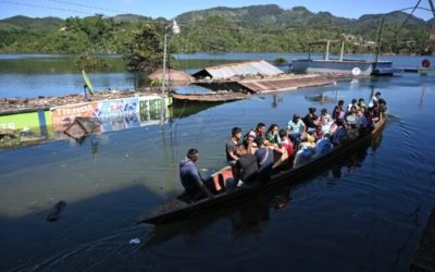 Campur, la aldea que los huracanes convirtieron en laguna en Guatemala