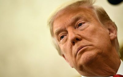 Trump amenaza con vetar paquete de ayuda por COVID-19