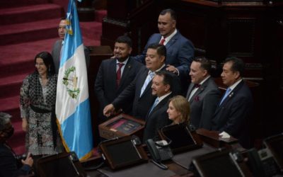 Diputados aprueban ley para compra de vacunas contra el COVID-19 y la foto se la toman sin mascarillas