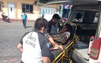 Invaden terreno y le disparan a mujer