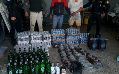 Tres hombres detenidos por intentar ingresar licor a cárcel